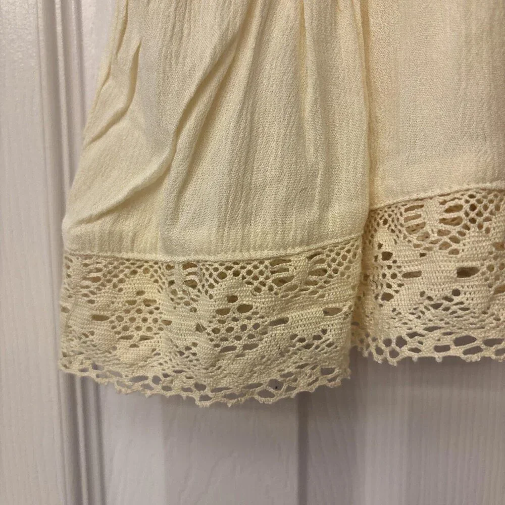 Versona Cream Top V-Neck V Neck  Lace Short Sleeve. Size L. Lace. Casual Work - Picture 2 of 7